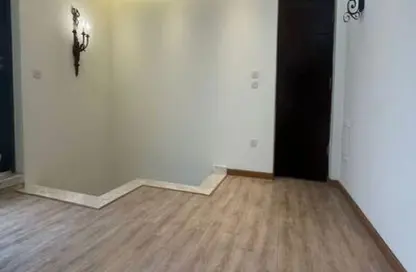 (بنتهاوس  (روف - 3 غرف نوم - 3 حمامات للايجار في جاليريا  مون فالى - المستثمرين الجنوبية - مدينة القاهرة الجديدة - القاهرة