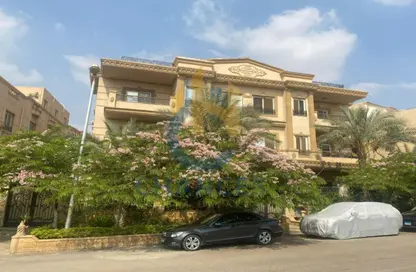 Full Floor - 4 Bedrooms - 4 Bathrooms for sale in Area G - Ganoob El Acadimia - New Cairo City - Cairo