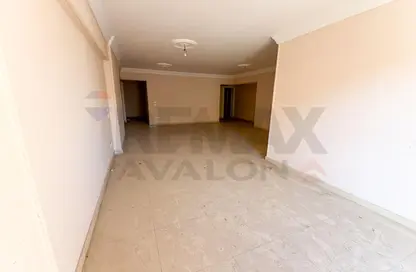 Apartment - 3 Bedrooms - 2 Bathrooms for sale in Winget st. - Bolkly - Hay Sharq - Alexandria