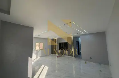 Apartment - 3 Bedrooms - 2 Bathrooms for rent in Touristic Zone 4 - Touristic Zone - Al Motamayez District - 6 October City - Giza