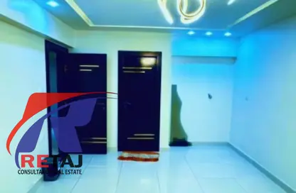 Apartment - 3 Bedrooms - 2 Bathrooms for sale in Zaker Hussein St. - Al Hadiqah Al Dawliyah - 7th District - Nasr City - Cairo