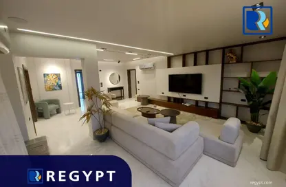 شقة - 2 غرف نوم - 2 حمامات للايجار في شارع محمد مظهر - الزمالك - القاهرة