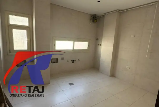 83665476 - Property Image 3