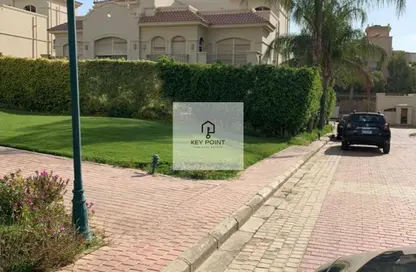 منزل مزدوج - 4 غرف نوم - 4 حمامات للبيع في الباتيو 4 - الباتيو - كمبوندات الشروق - مدينة الشروق - القاهرة