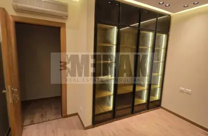 Apartment - 3 Bedrooms - 3 Bathrooms for sale in Lake View Residence - 5th Settlement Compounds - The 5th Settlement - New Cairo City - Cairo