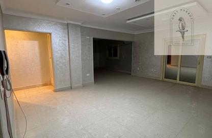 Apartment - 3 Bedrooms - 1 Bathroom for sale in Al Ashrafiya - North Investors Area - New Cairo City - Cairo Apartment - 3 Bedrooms - 1 Bathroom for sale in Al Ashrafiya - North Investors Area - New Cairo City - Cairo