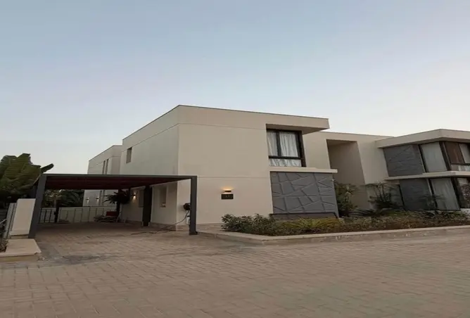 114893992 - Property Image 2
