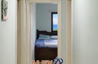 Apartment - 2 Bedrooms - 2 Bathrooms for sale in Al Geish Road - Glim - Hay Sharq - Alexandria