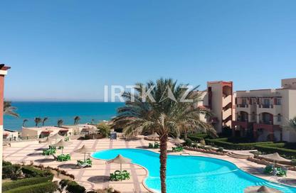 Chalet - 2 Bedrooms - 2 Bathrooms for sale in Lasirena Palm Beach - Al Ain Al Sokhna - Suez