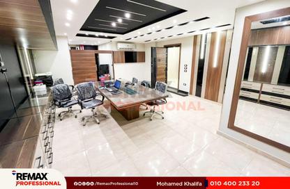 Office Space - 3 Bedrooms - 1 Bathroom for sale in Al Farek Ismail Srhank St. - Laurent - Hay Sharq - Alexandria