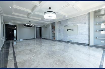 Apartment - 3 Bedrooms - 2 Bathrooms for sale in Kafr Abdo St. - Kafr Abdo - Roushdy - Hay Sharq - Alexandria