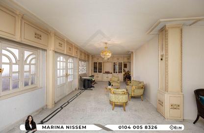 Apartment - 5 Bedrooms - 2 Bathrooms for sale in Shaarawy St. - Laurent - Hay Sharq - Alexandria