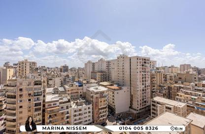 Apartment - 5 Bedrooms - 2 Bathrooms for sale in Shaarawy St. - Laurent - Hay Sharq - Alexandria