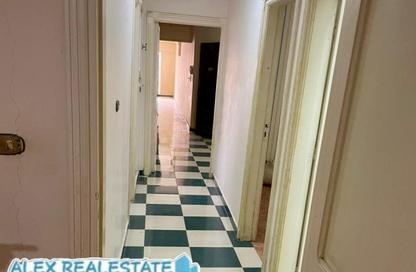 Apartment - 3 Bedrooms - 2 Bathrooms for rent in Al Geish Road - Cleopatra - Hay Sharq - Alexandria