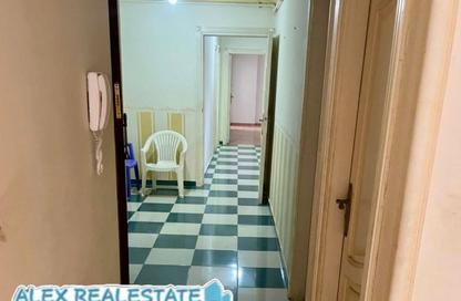 Apartment - 3 Bedrooms - 2 Bathrooms for rent in Al Geish Road - Cleopatra - Hay Sharq - Alexandria