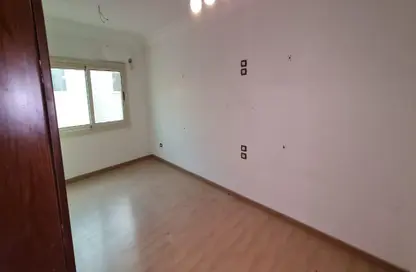 شقة - 3 غرف نوم - 2 حمامات للبيع في البنفسج - مدينة القاهرة الجديدة - القاهرة