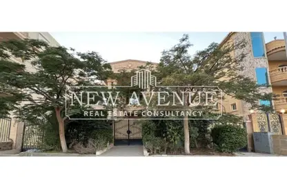 فيلا - 8 غرف نوم - 8 حمامات للبيع في شارع زكريا احمد - البنفسج 5 - البنفسج - مدينة القاهرة الجديدة - القاهرة