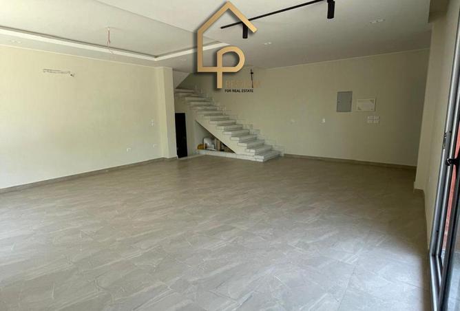 102915459 - Property Image 2
