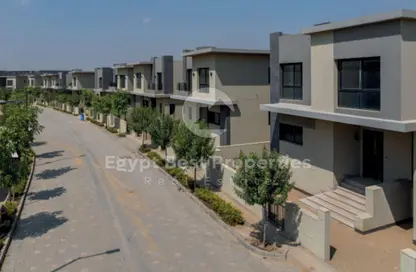 Villa - 4 Bedrooms - 5 Bathrooms for sale in Mivida - 5th Settlement Compounds - The 5th Settlement - New Cairo City - Cairo