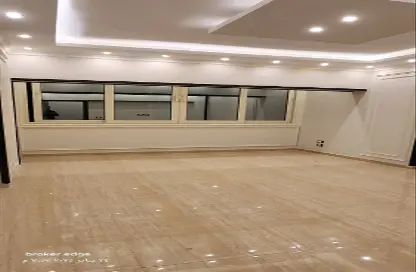Office Space - 3 Bedrooms - 2 Bathrooms for rent in Al Tayaran St. - Rabaa Al Adaweyah - Nasr City - Cairo