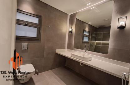 Apartment - 4 Bedrooms - 4 Bathrooms for sale in Street 14 - Maadi - Hay El Maadi - Cairo