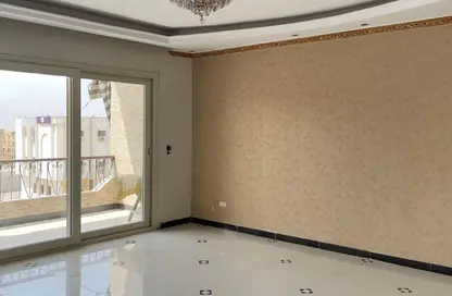 Apartment - 3 Bedrooms - 2 Bathrooms for rent in Al Gezira St. - South Investors Area - New Cairo City - Cairo