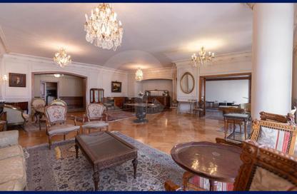 Apartment - 4 Bedrooms - 4 Bathrooms for sale in Al Shohada Square St. - Smouha - Hay Sharq - Alexandria