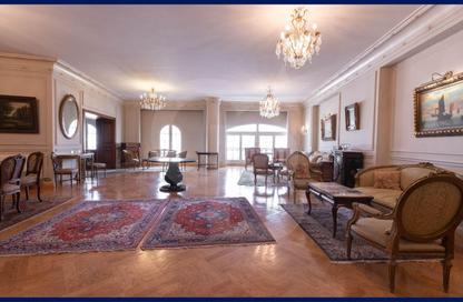 Apartment - 4 Bedrooms - 4 Bathrooms for sale in Al Shohada Square St. - Smouha - Hay Sharq - Alexandria
