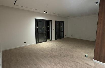 شقة - 3 غرف نوم - 3 حمامات للايجار في ذا كورت ياردز - كمبوندات الشيخ زايد - الشيخ زايد - الجيزة