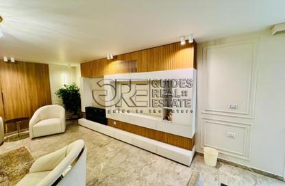 Apartment - 3 Bedrooms - 4 Bathrooms for sale in Abdel Moneim Riad St. - Mohandessin - Giza