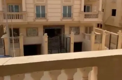 Apartment - 3 Bedrooms - 3 Bathrooms for sale in Al Narges 2 - Al Narges - New Cairo City - Cairo