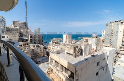 شقة - 3 غرف نوم - 2 حمامات للبيع في جليم - حي شرق - الاسكندرية