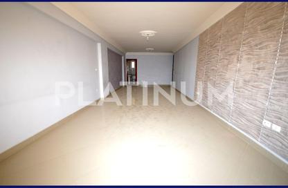 Apartment - 3 Bedrooms - 2 Bathrooms for sale in Kafr Abdo St. - Kafr Abdo - Roushdy - Hay Sharq - Alexandria