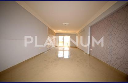 Apartment - 3 Bedrooms - 2 Bathrooms for sale in Kafr Abdo St. - Kafr Abdo - Roushdy - Hay Sharq - Alexandria