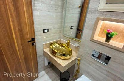 Apartment - 3 - 2 for sale in Cornish El Nile St. - Maadi - Hay El Maadi - Cairo