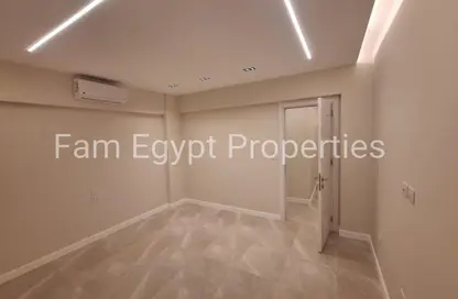 شقة - 2 غرف نوم - 2 حمامات للايجار في جاليريا  مون فالى - المستثمرين الجنوبية - مدينة القاهرة الجديدة - القاهرة