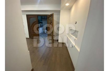 Apartment - 2 Bedrooms - 2 Bathrooms for rent in Al Saraya Al Kobra St. - Garden City - Cairo