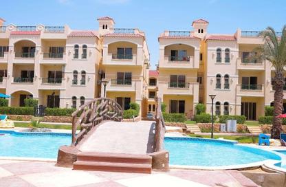 Chalet - 2 Bedrooms - 2 Bathrooms for sale in Lasirena Palm Beach - Al Ain Al Sokhna - Suez