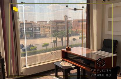 عيادة - استوديو - 1 حمام للايجار في طريق بيفرلي هيلز - الحي السابع عشر - الشيخ زايد - الجيزة