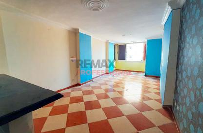Apartment - 3 Bedrooms - 1 Bathroom for sale in Al Geish Road - El Mandara - Hay Than El Montazah - Alexandria