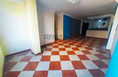 Apartment - 3 Bedrooms - 1 Bathroom for sale in Al Geish Road - El Mandara - Hay Than El Montazah - Alexandria