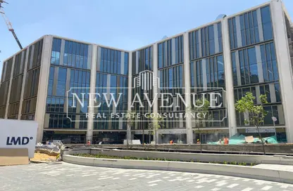 محل - استوديو - 3 حمامات للايجار في شارع ال ٩٠ الجنوبي - شارع التسعين الجنوبي - التجمع الخامس - مدينة القاهرة الجديدة - القاهرة