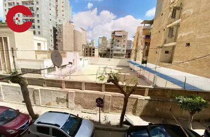 شقة - 3 غرف نوم - 1 حمام للبيع في طريق الجيش - كامب شيزار - حي وسط - الاسكندرية شقة - 3 غرف نوم - 1 حمام للبيع في طريق الجيش - كامب شيزار - حي وسط - الاسكندرية