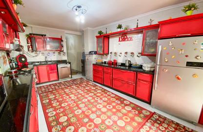 Apartment - 3 Bedrooms - 2 Bathrooms for sale in Green Towers - Smouha - Hay Sharq - Alexandria Apartment - 3 Bedrooms - 2 Bathrooms for sale in Green Towers - Smouha - Hay Sharq - Alexandria