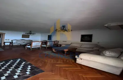 Apartment - 3 Bedrooms - 3 Bathrooms for sale in Cornish El Nile St. - Maadi - Hay El Maadi - Cairo