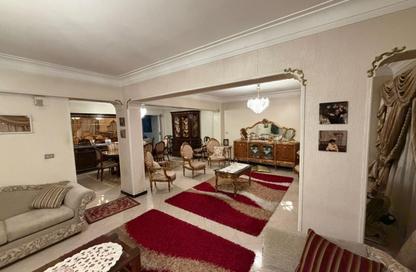 Apartment - 2 Bedrooms - 1 Bathroom for sale in Mahmoud Bassiouny St. - Qasr El Nil - Downtown - Cairo