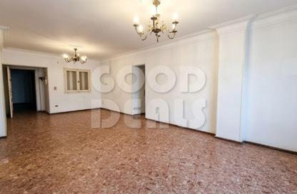 Apartment - 2 Bedrooms - 1 Bathroom for sale in El Hegaz Square - El Nozha - Cairo