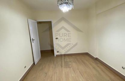 Apartment - 2 Bedrooms - 1 Bathroom for sale in Smouha Square - Smouha - Hay Sharq - Alexandria