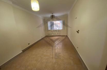 Apartment - 2 Bedrooms - 1 Bathroom for sale in Smouha Square - Smouha - Hay Sharq - Alexandria