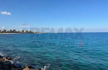 Apartment - 3 - 2 for sale in Al Geish Road - Glim - Hay Sharq - Alexandria
